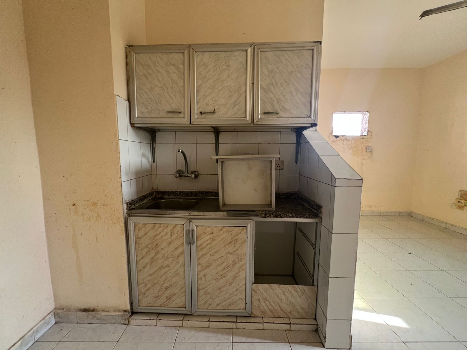 Spacious studio apartment for rent in Al nbbaa | Suitable for family accommodation