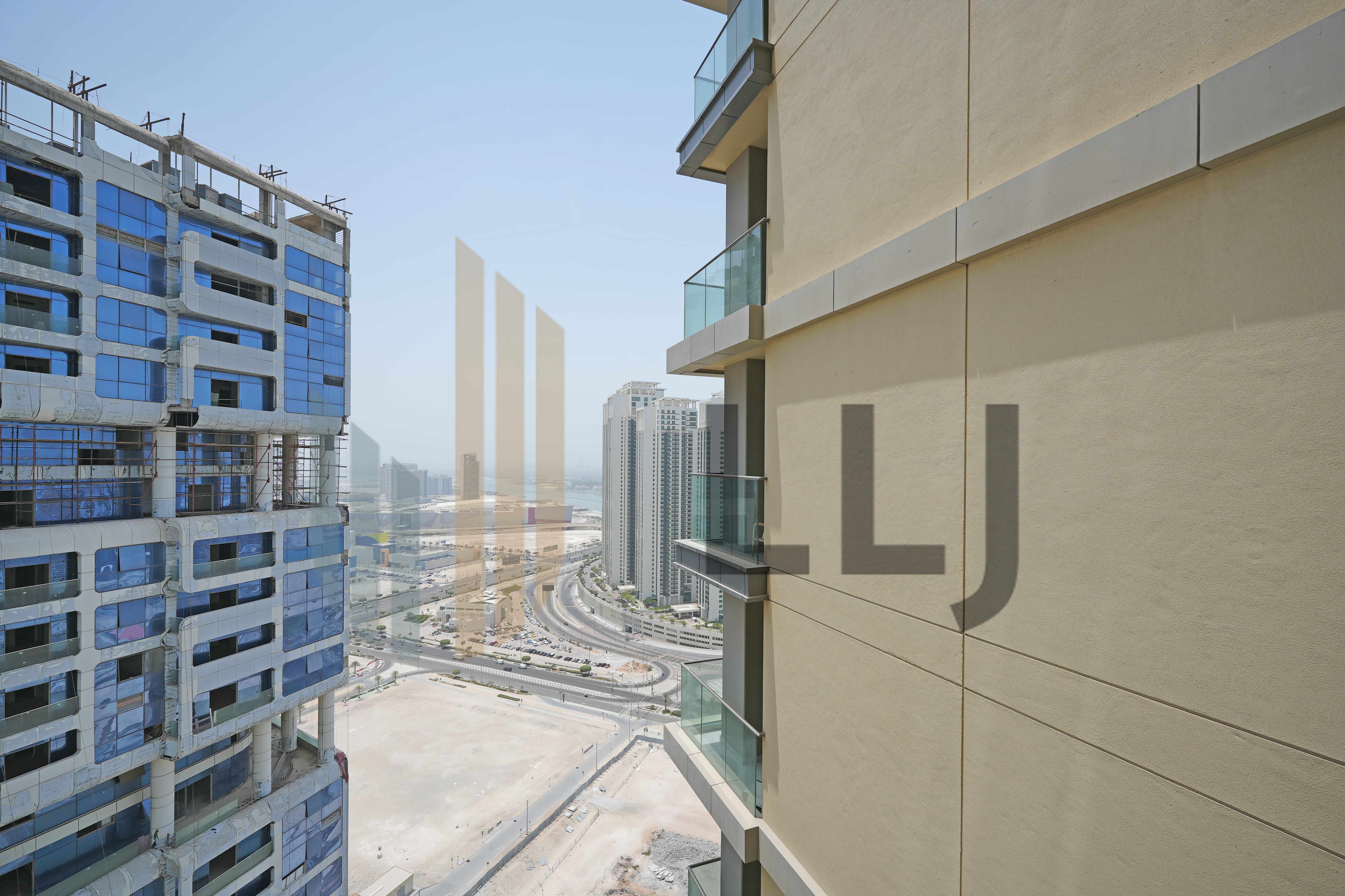 Waterfront Community | High Floor | Prime Location