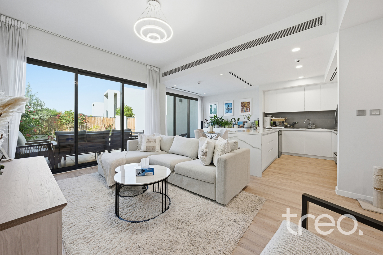 Stunning Townhouse | Large Plot | On Poo...