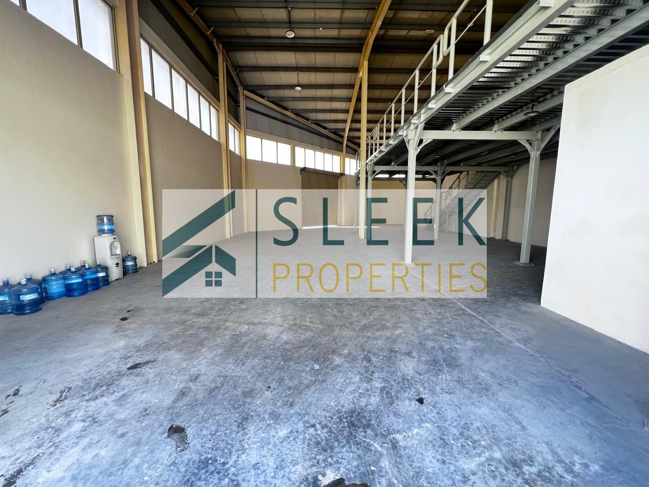 Spacious Warehouse in Dubai Investment Park 1