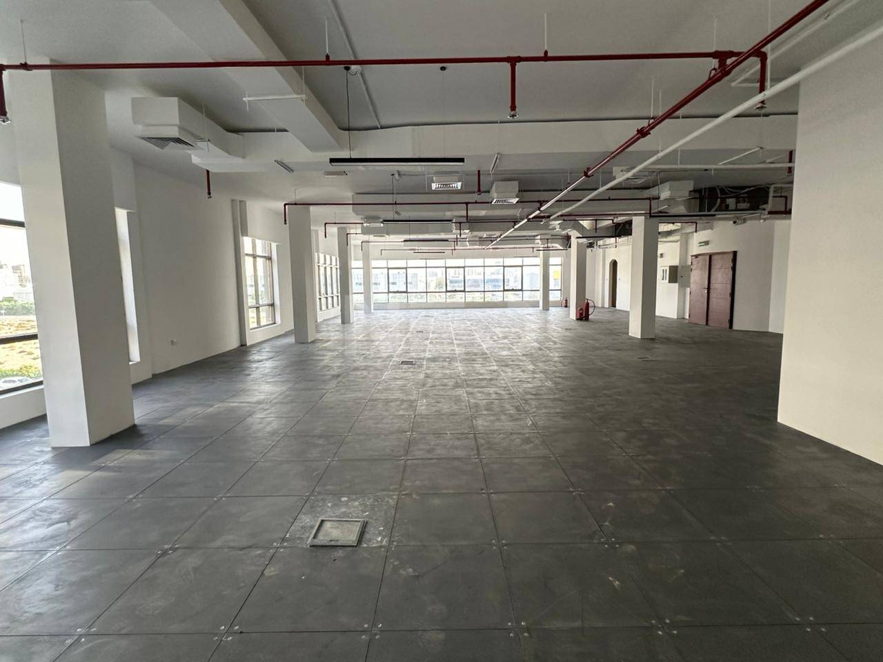 Semi-Fitted | Mid Floor | Prime Location