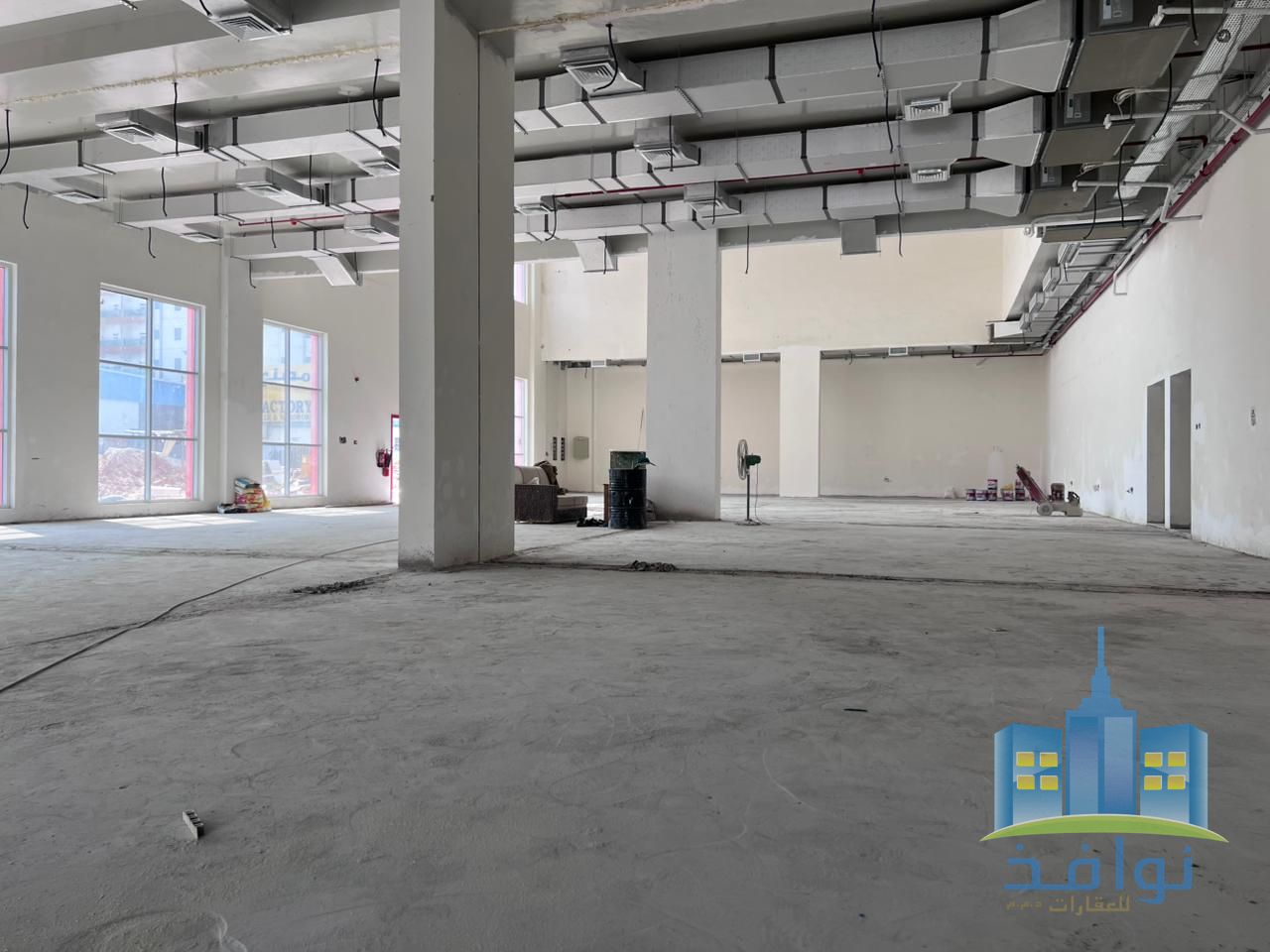 A large exhibition with apartments in a prime location.