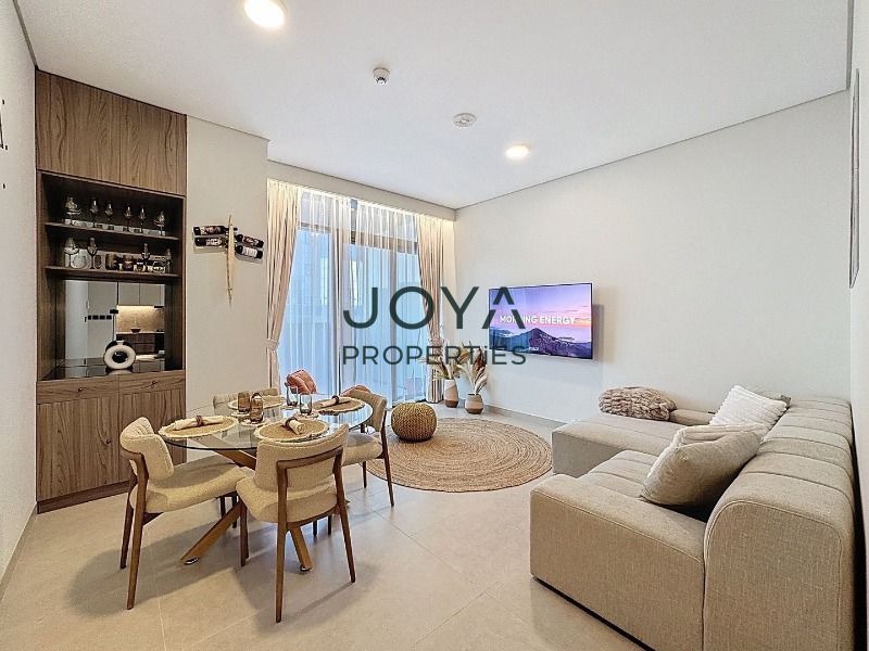 Modern Living - With Balcony - West Five