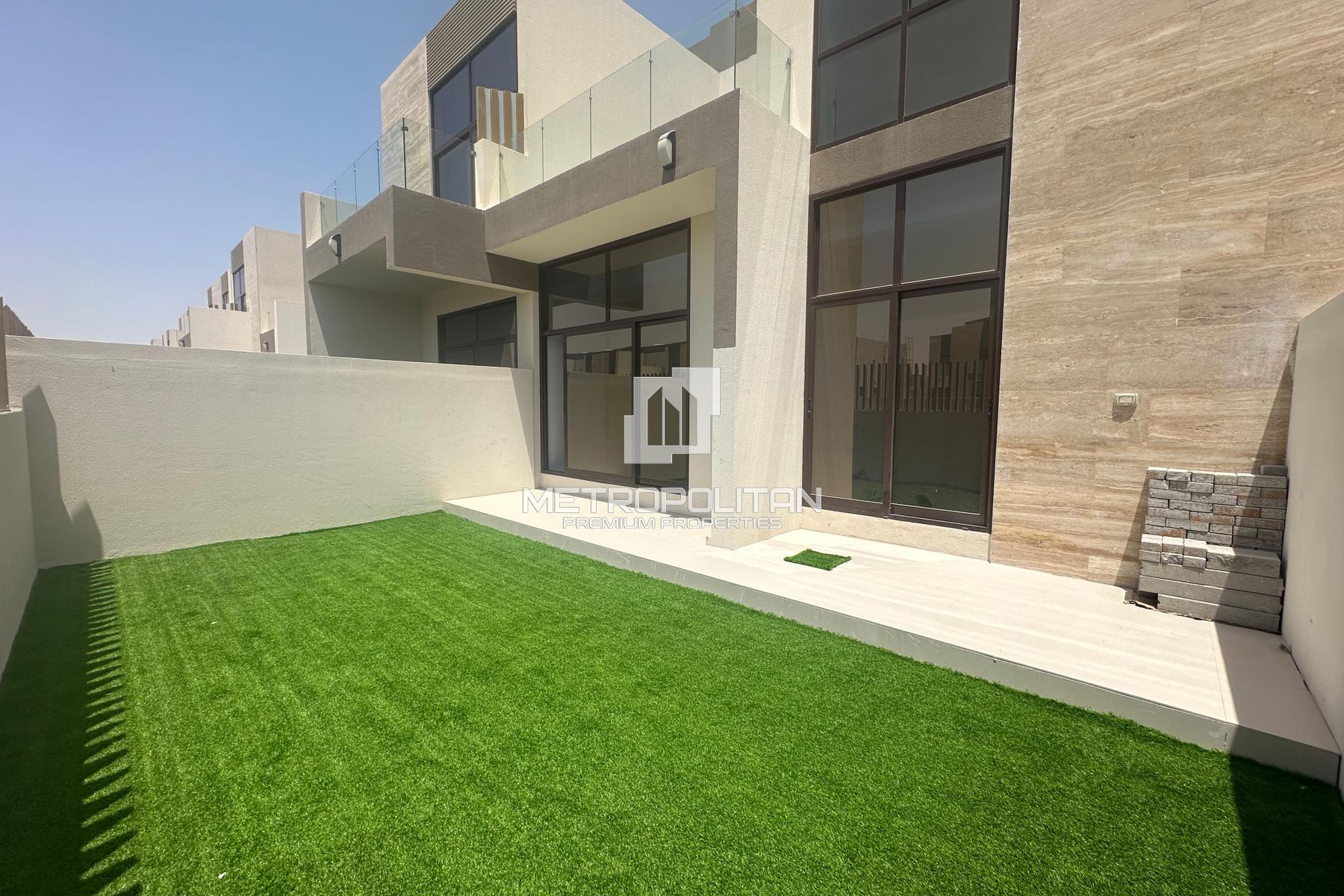 Motivated Seller |Close to Amenities |Middle Unit