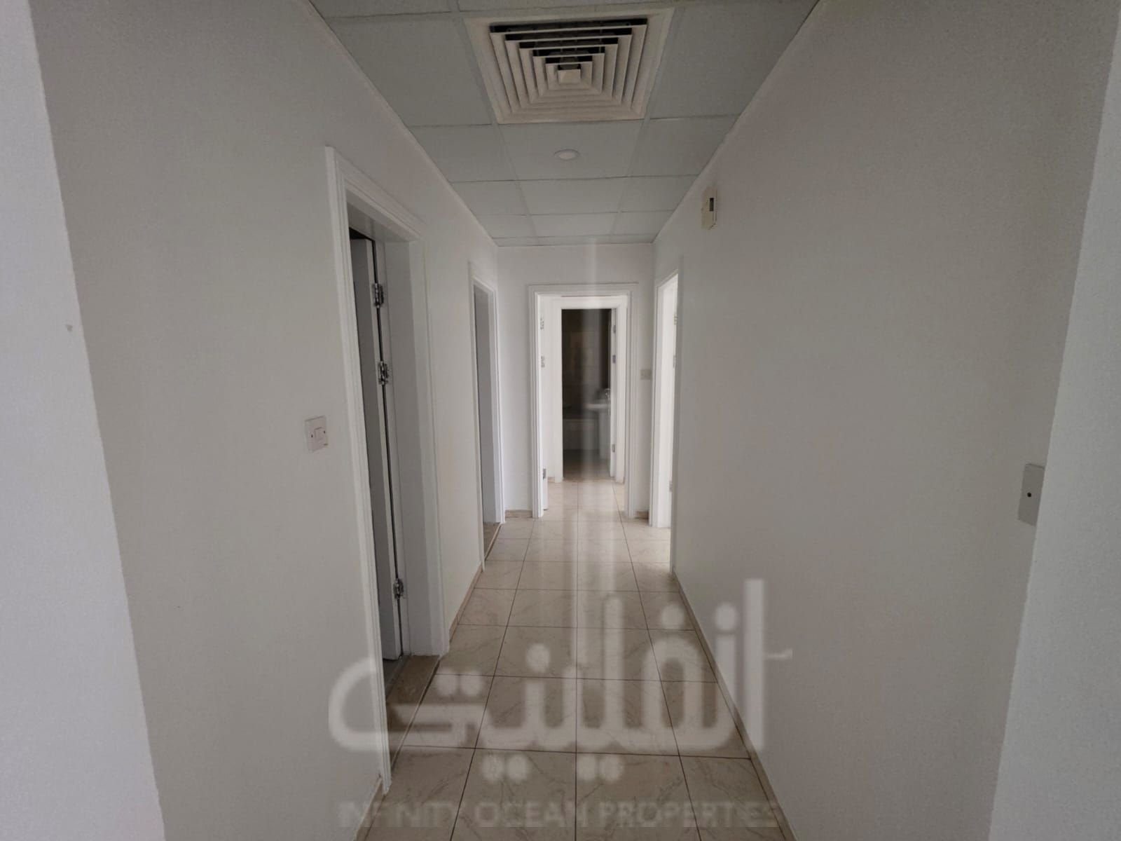 Last unit ! Spacious chiller free 2bhk apartment // 2full washroom near to city center and wahda//free parking area outside