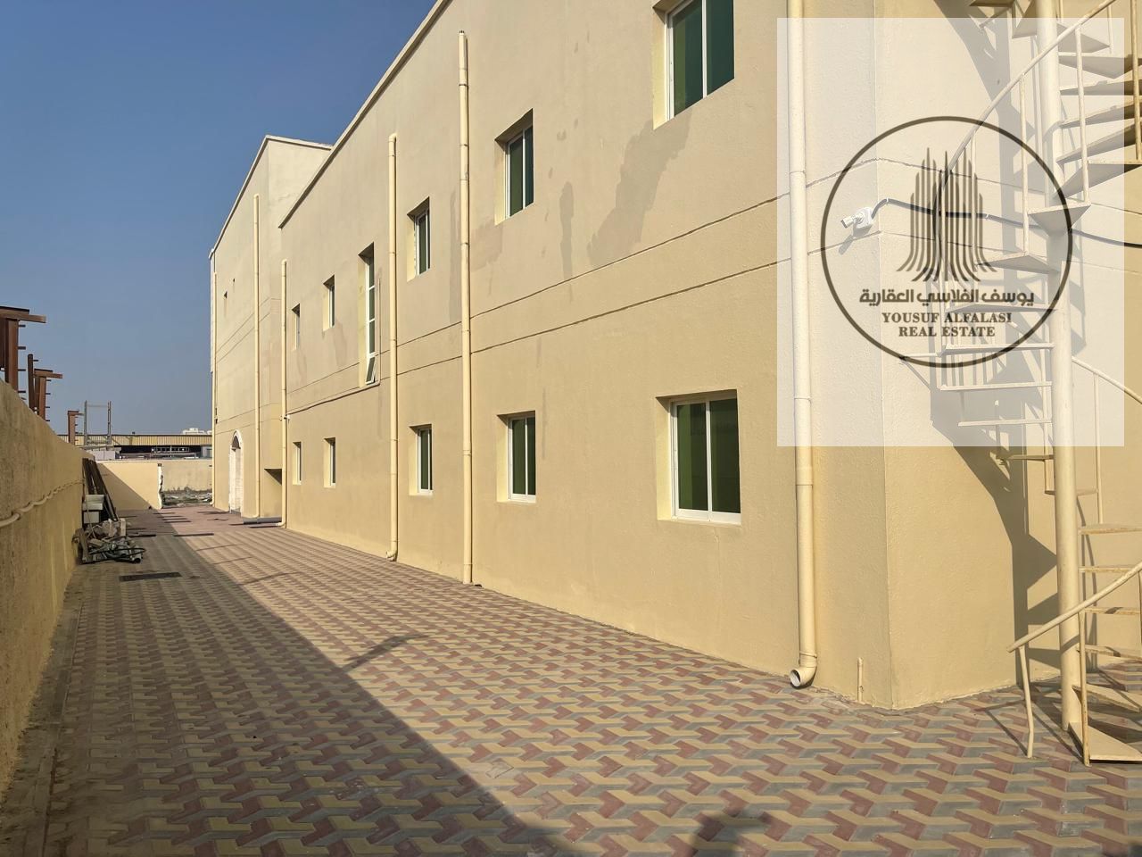 Workers' accommodation with showroom for sale, freehold.