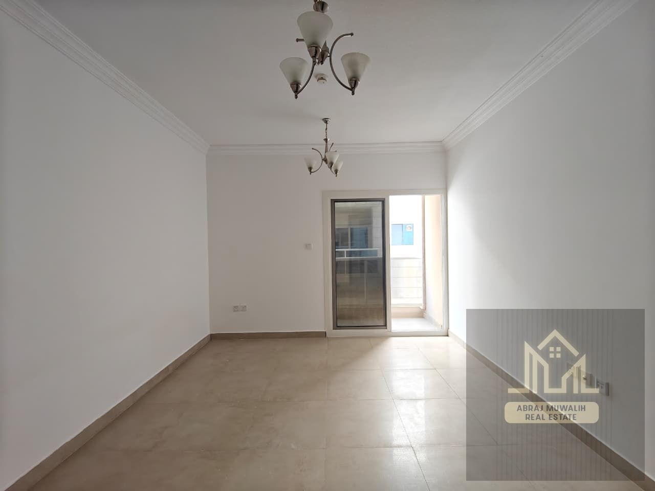 NO COMISSION 2BHK WITH PARKING DIRECT OWNER NEW MUWALIEH 52K