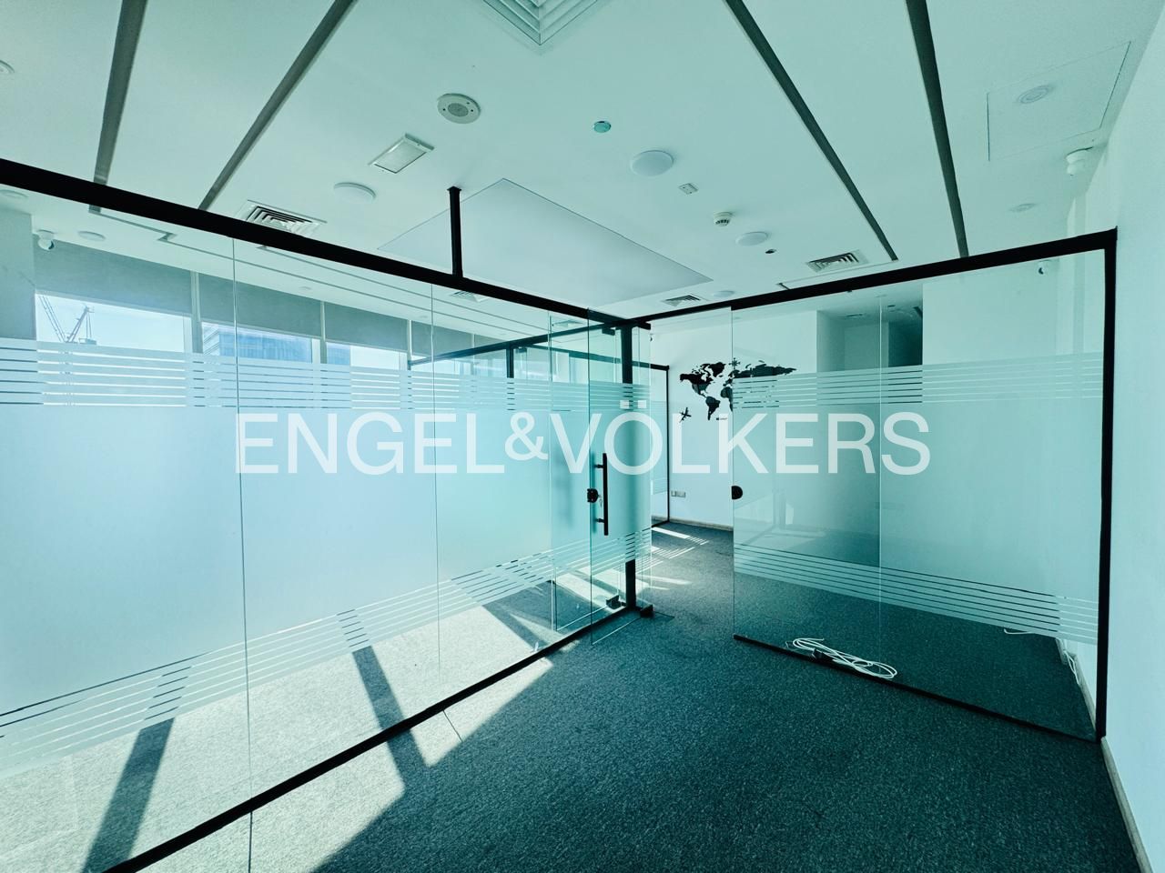 Prime Location | Fully Fitted | 4 Cheques