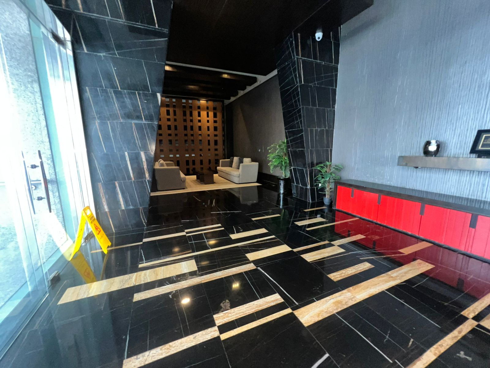 For rent in Sharjah, Al Majaz 3 area: 2 bedrooms, living room, 3 bathrooms, 1 balcony, full sea view, free parking, free gym, free swimming pool, free