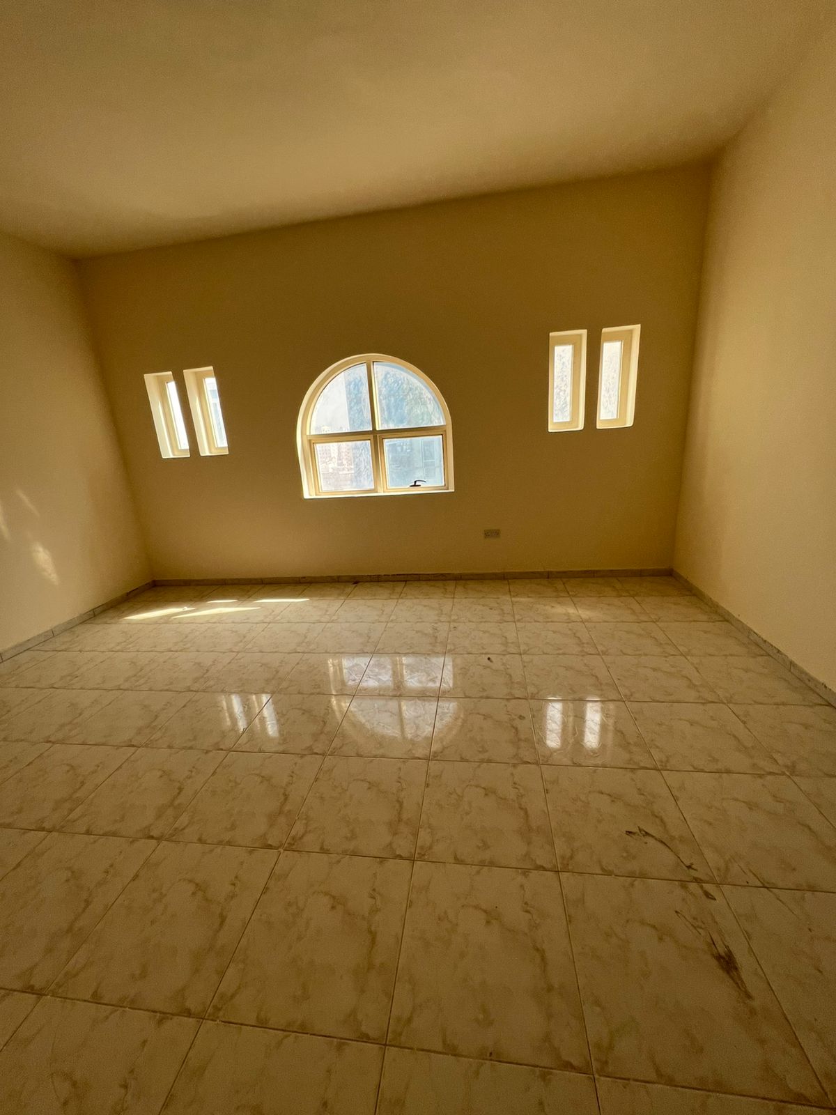 Two-bedroom family apartment in Al Majarah, spacious, near the Corniche and all amenities.
