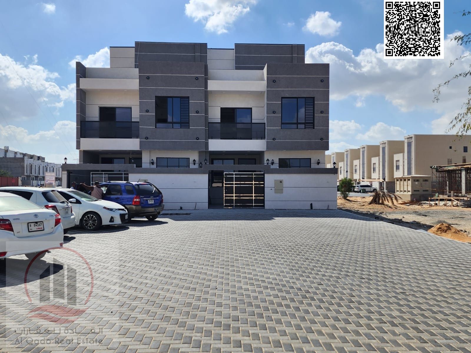 Villa for sale in Al Helio area, Ajman. Modern design, ground floor, first floor, and roof (4 master bedrooms, majlis, living room, and maid's room).