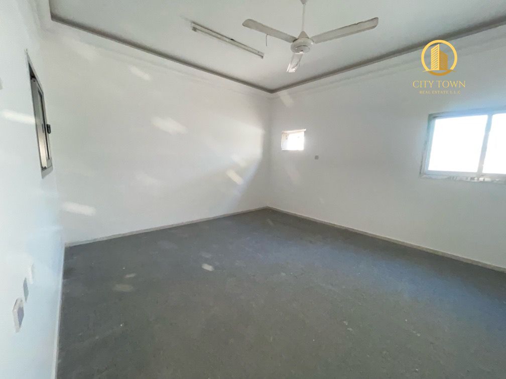 4 Bedroom Villa, Al Sabkha Sharjah