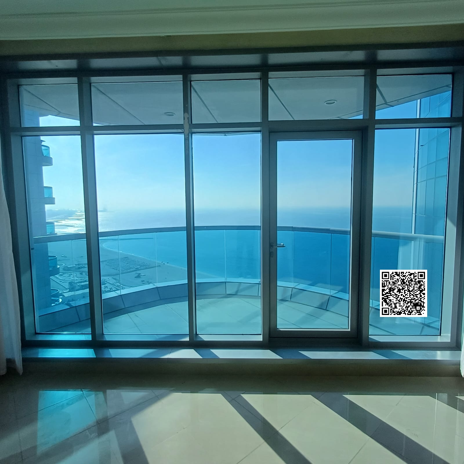 Panoramic sea view and city view so you never get bored Enjoy every moment!