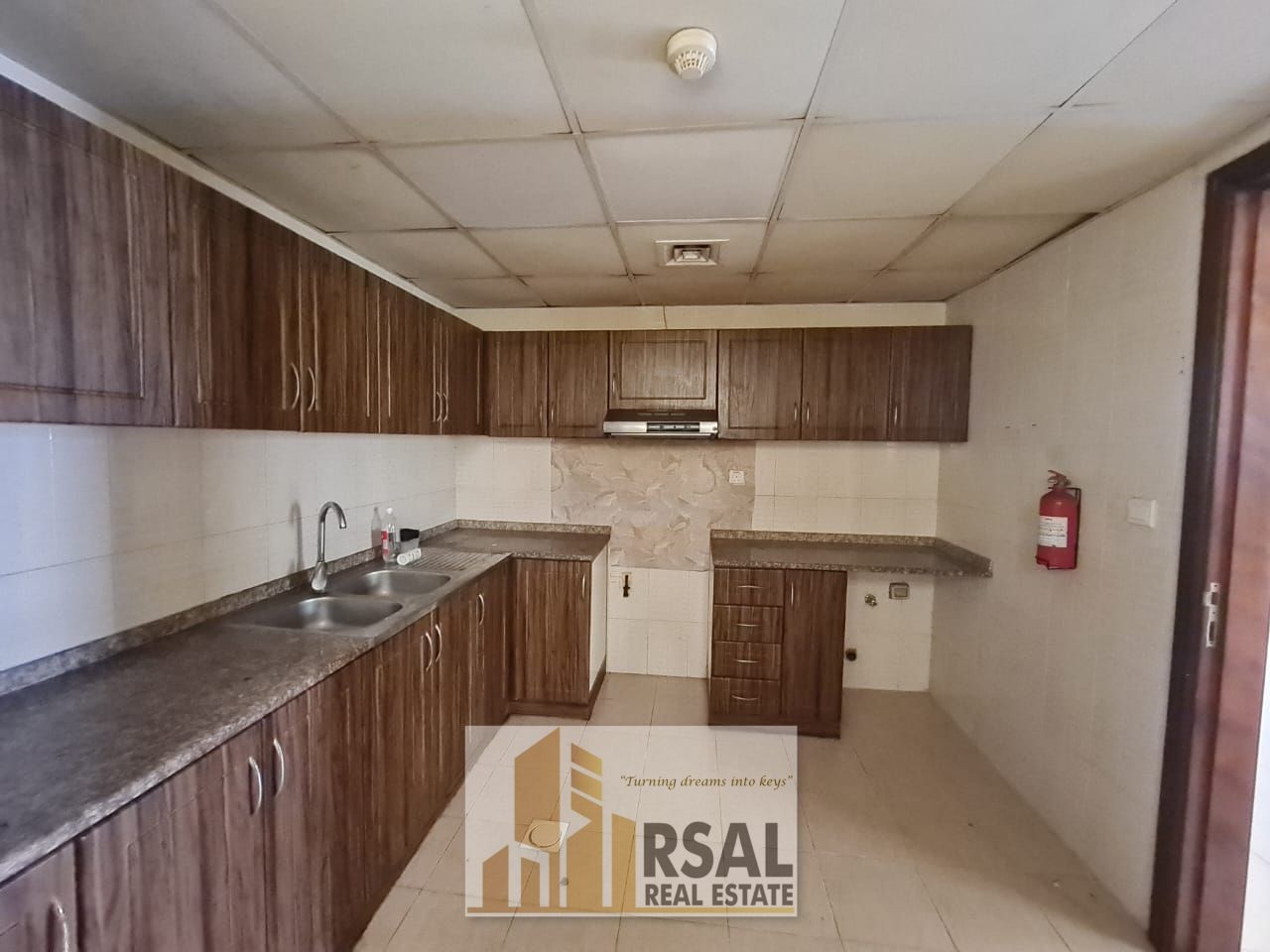 Spacious 1bhk || Flexible payments || Prime Location || Easy access to Dubai ||