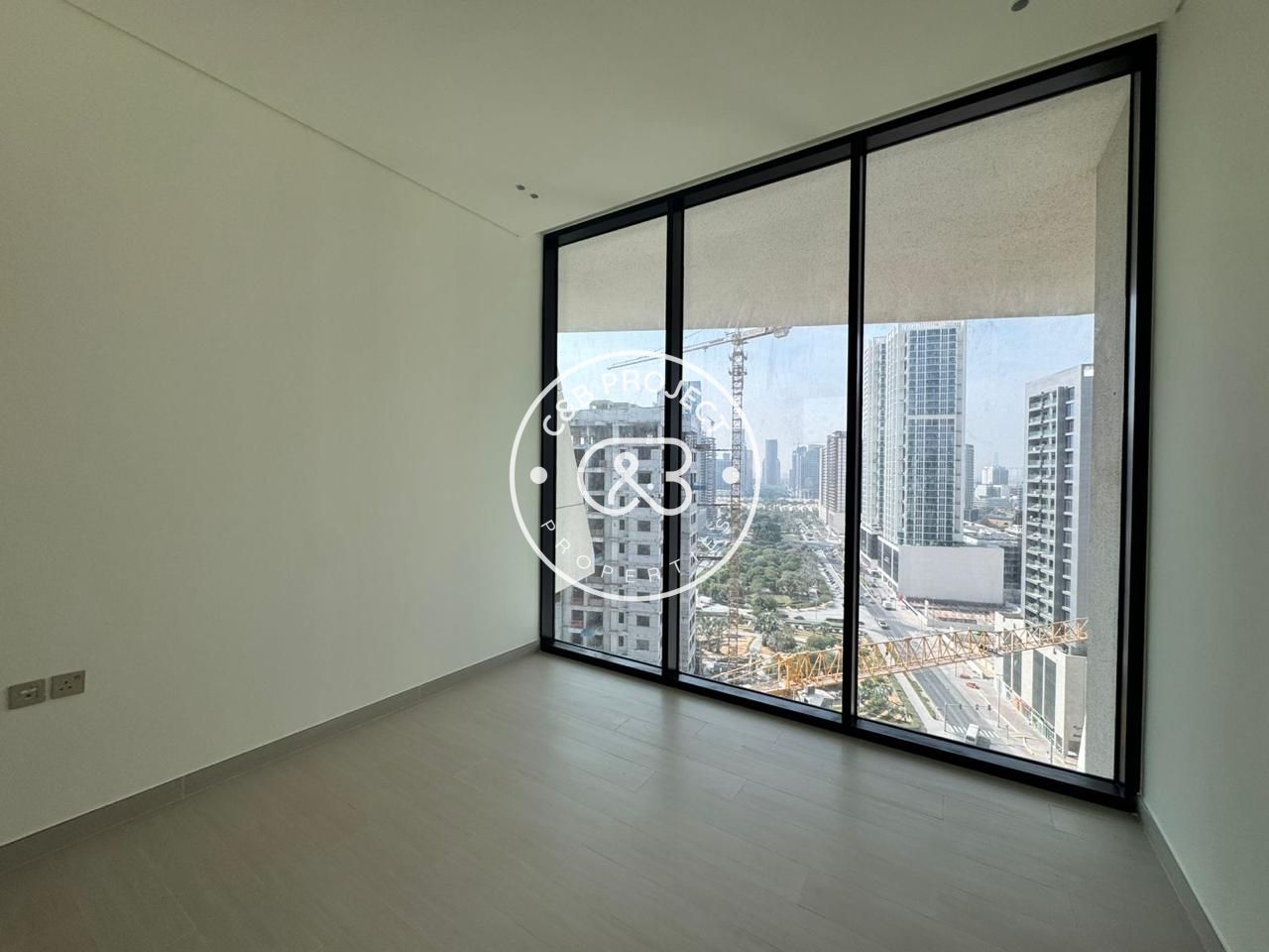 Ready to Move | Bright Unit | Large Layout