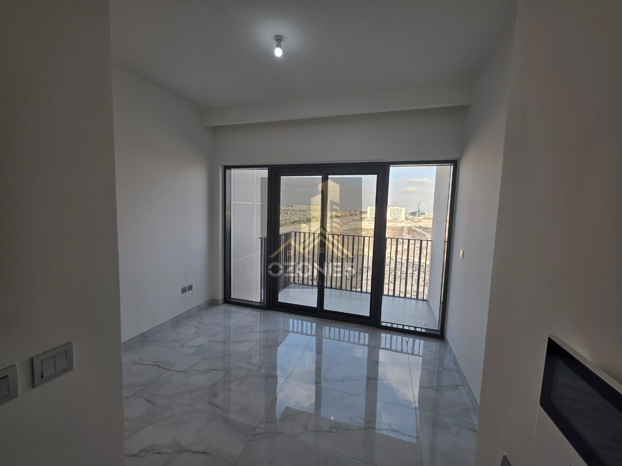 Brand New, First Tenant, Open Kitchen, Ready To Move In