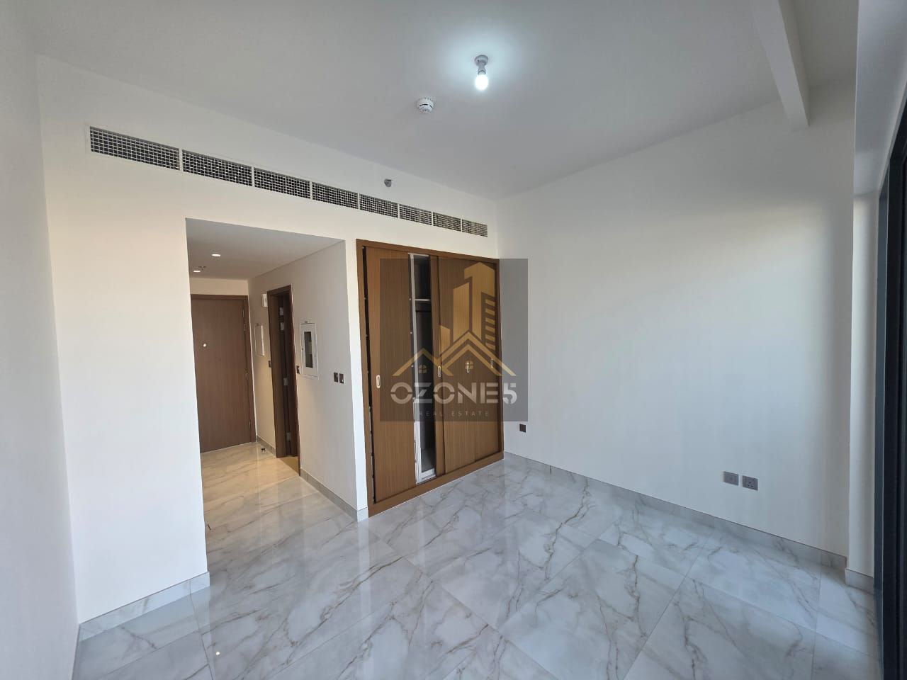 Brand New, First Tenant, Open Kitchen, Ready To Move