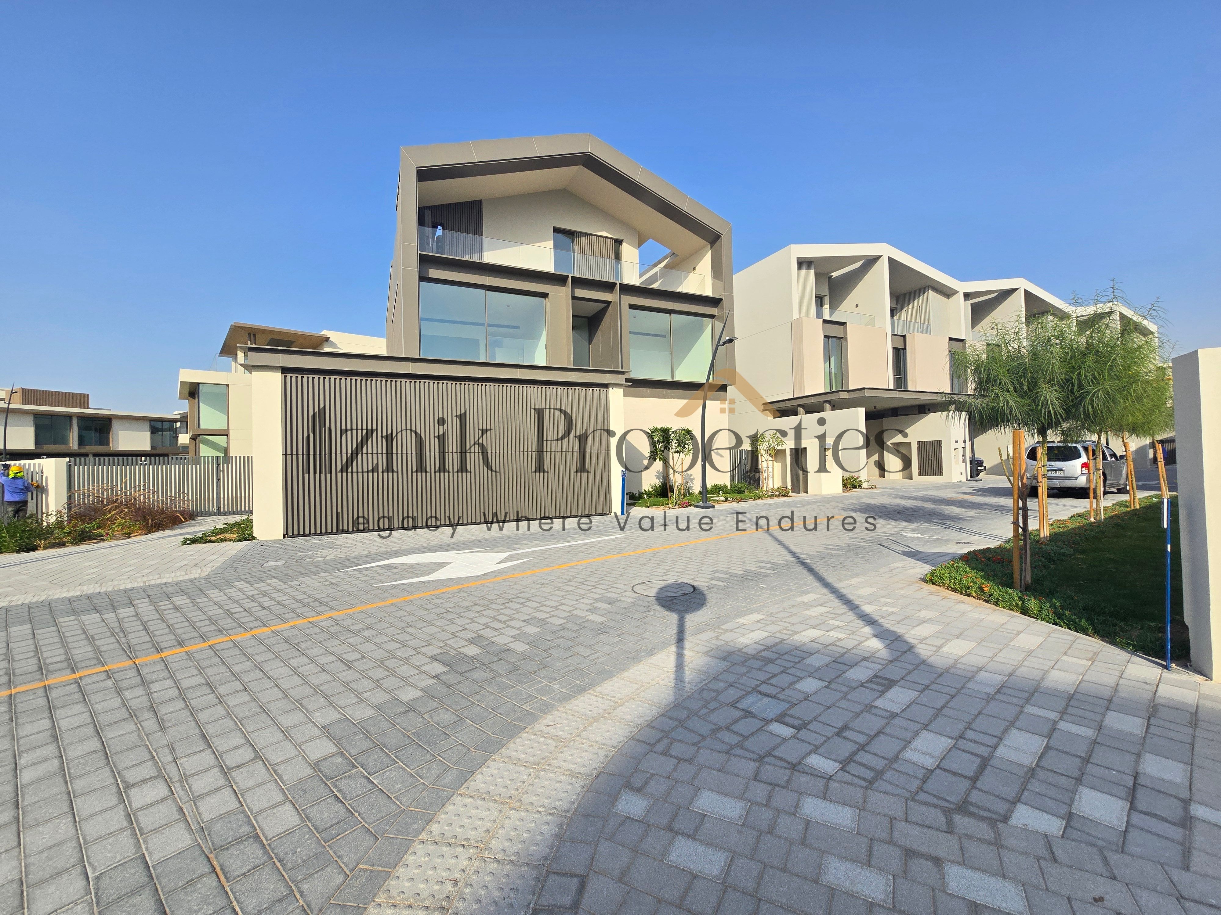 Signature Living | Brand New | Burj Khalifa View | Bigger Plot Area