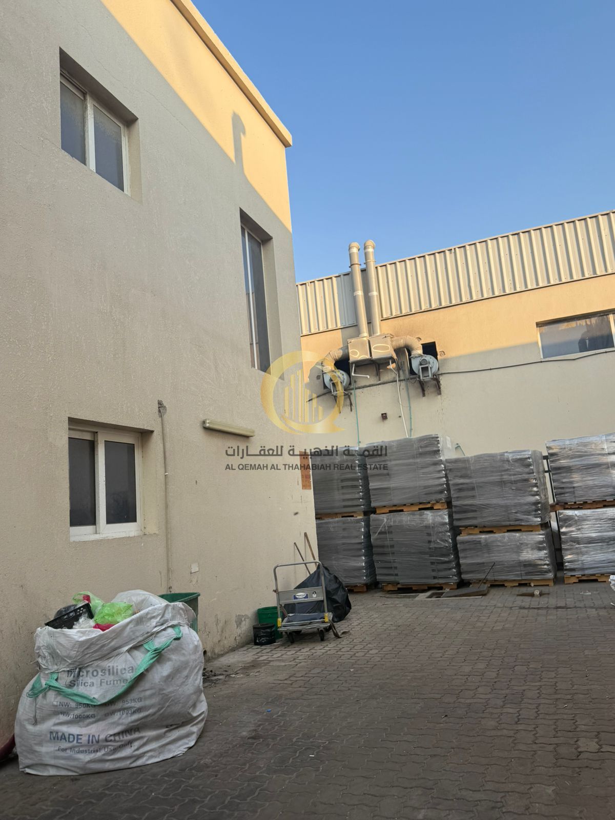 The industrial crack is a great investment opportunity in a prime location. Own a warehouse in Al-Hanoo Al-Jalil, suitable for personal use or rental.