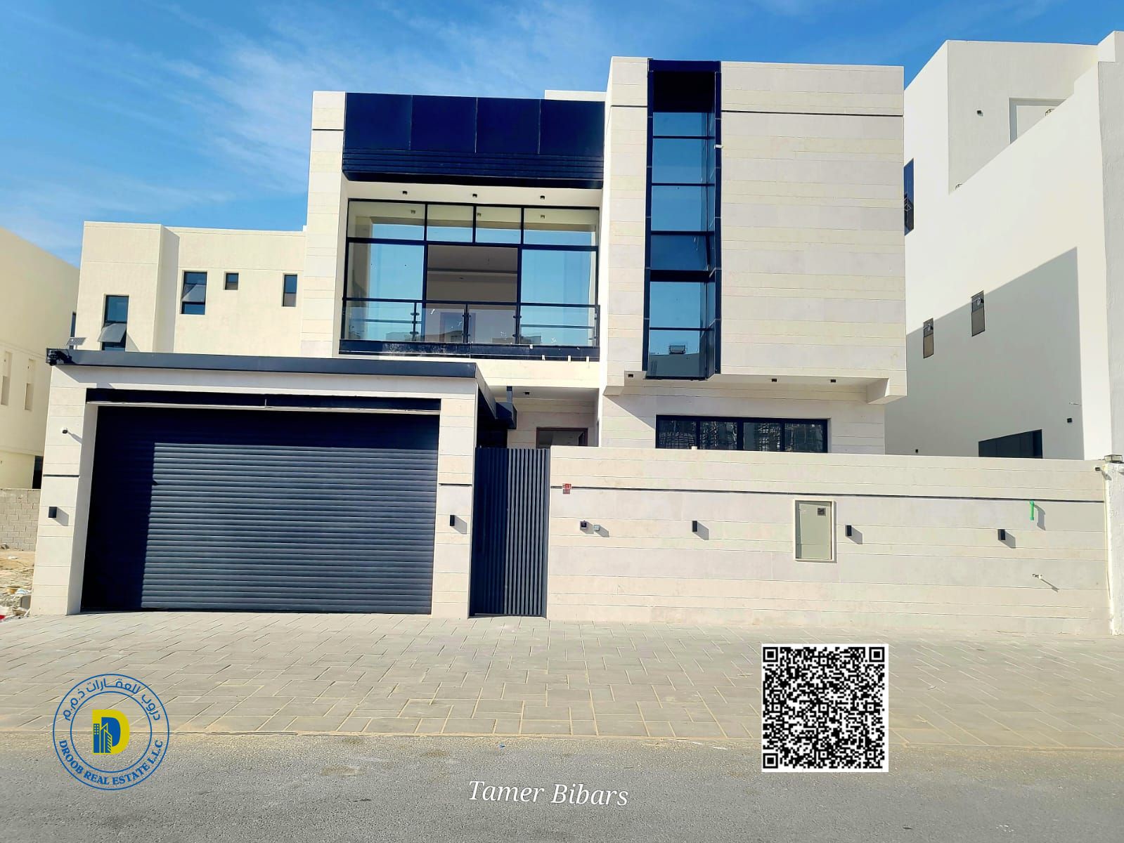 For sale: Al Yasmin villa, 5 bedrooms with a roof terrace, super deluxe finishing, freehold , bank financing