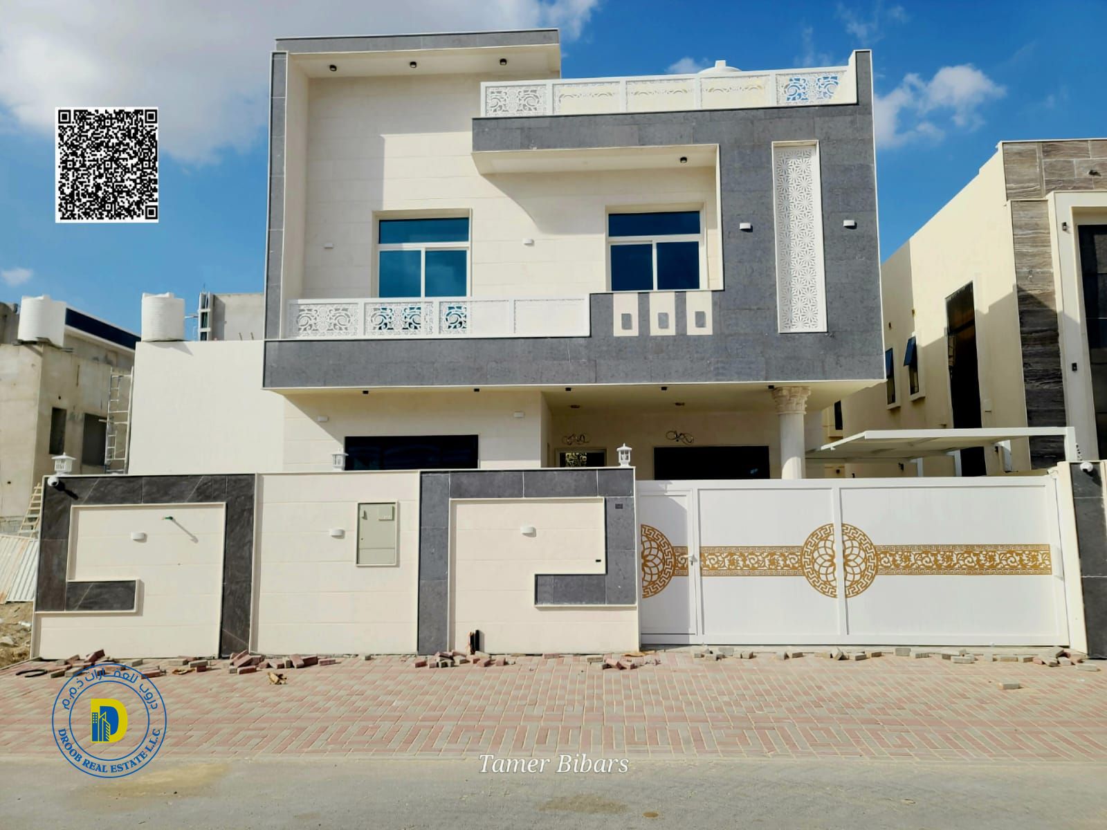 For sale: Modern villa in Al Yasmin , 6 bedrooms with a roof terrace, air-conditioned, super deluxe finishing, freehold , bank financing.