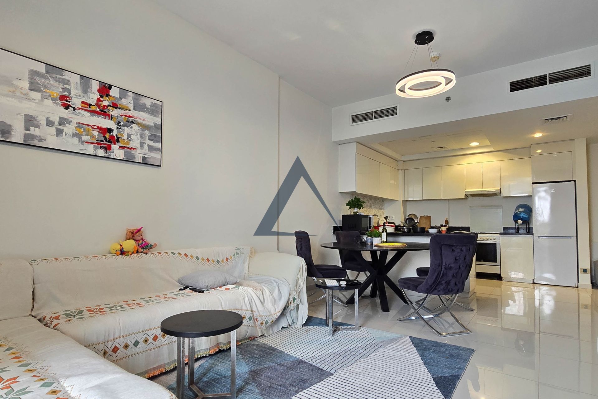 Spacious 3BR| Vacant | Furnished