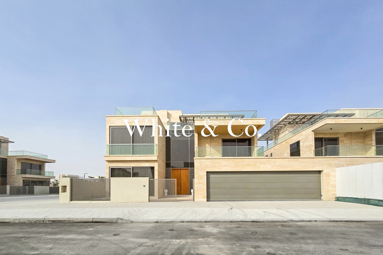 Luxury Mansion| Lagoon Living...