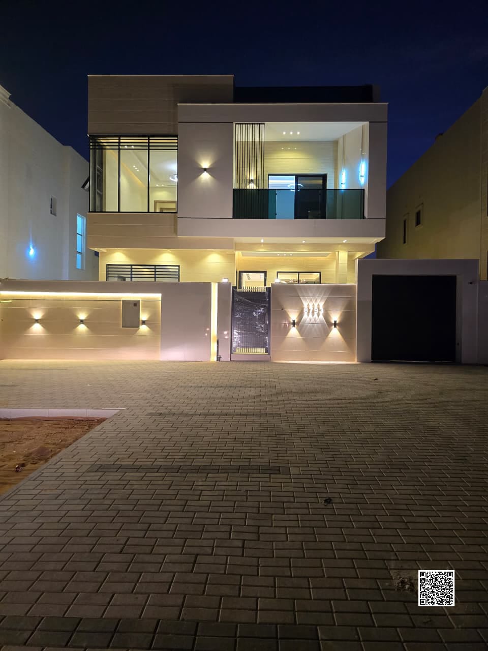 Own your dream villa, two floors and a roof, in Al Zahiyah area on Sheikh Mohammed Bin Zayed Road, directly from the owner, no down payment, bank financing available.