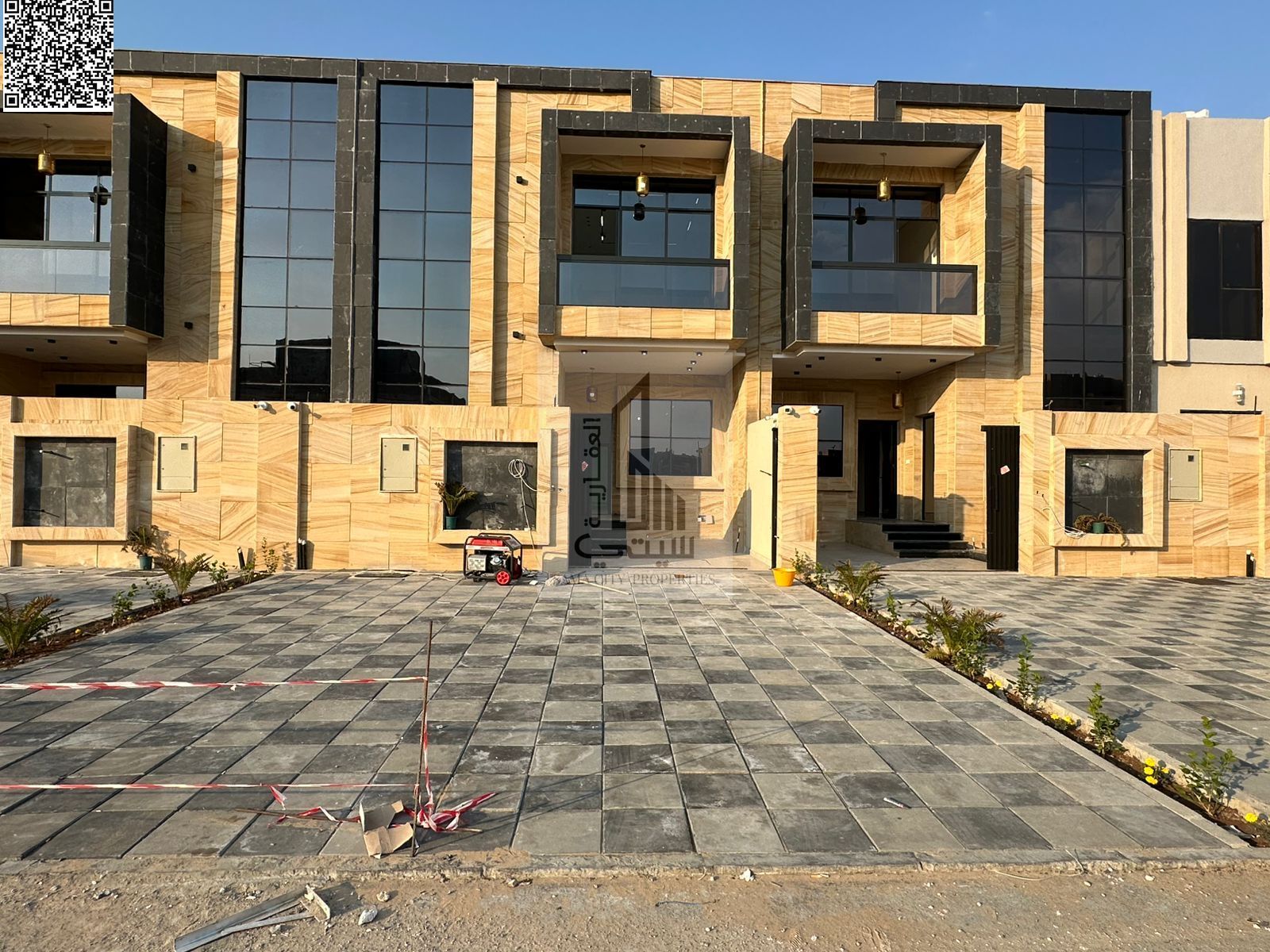 Villa for Sale in Al-Haliyo Area • 5 Master Bedrooms • Majlis with Bathroom • Living Room with Bathroom • Main Kitchen • Maid's Room • Large Set