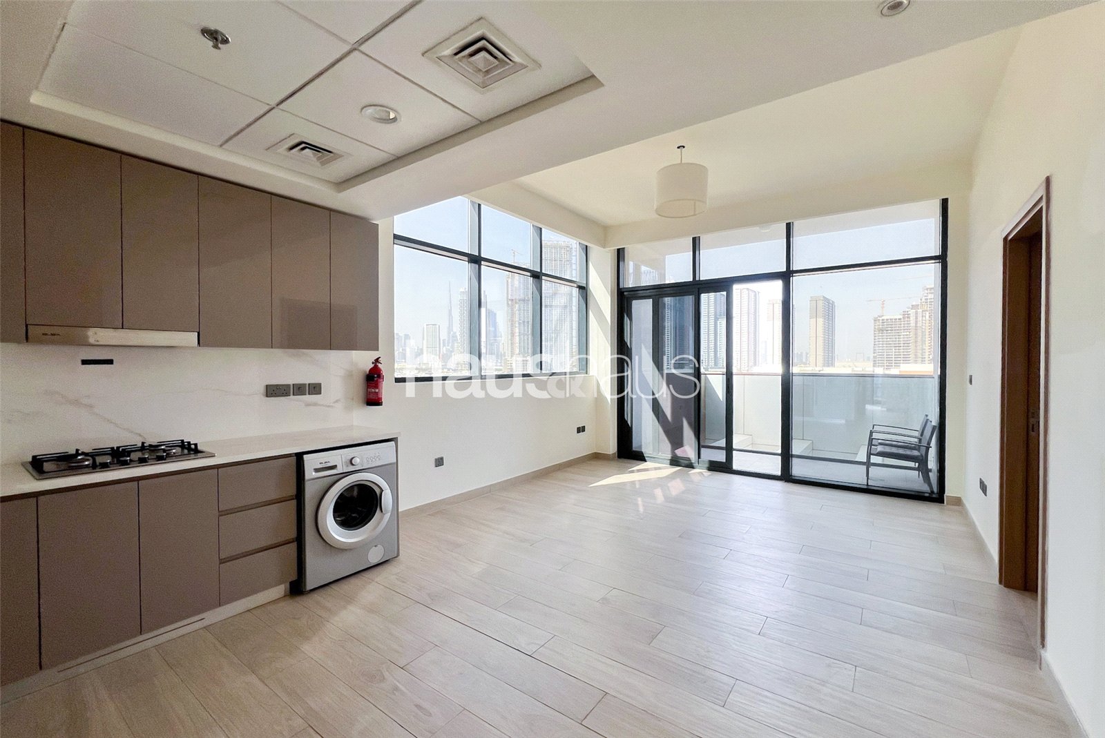 Corner Unit | Spacious | Downtown + Lagoon View