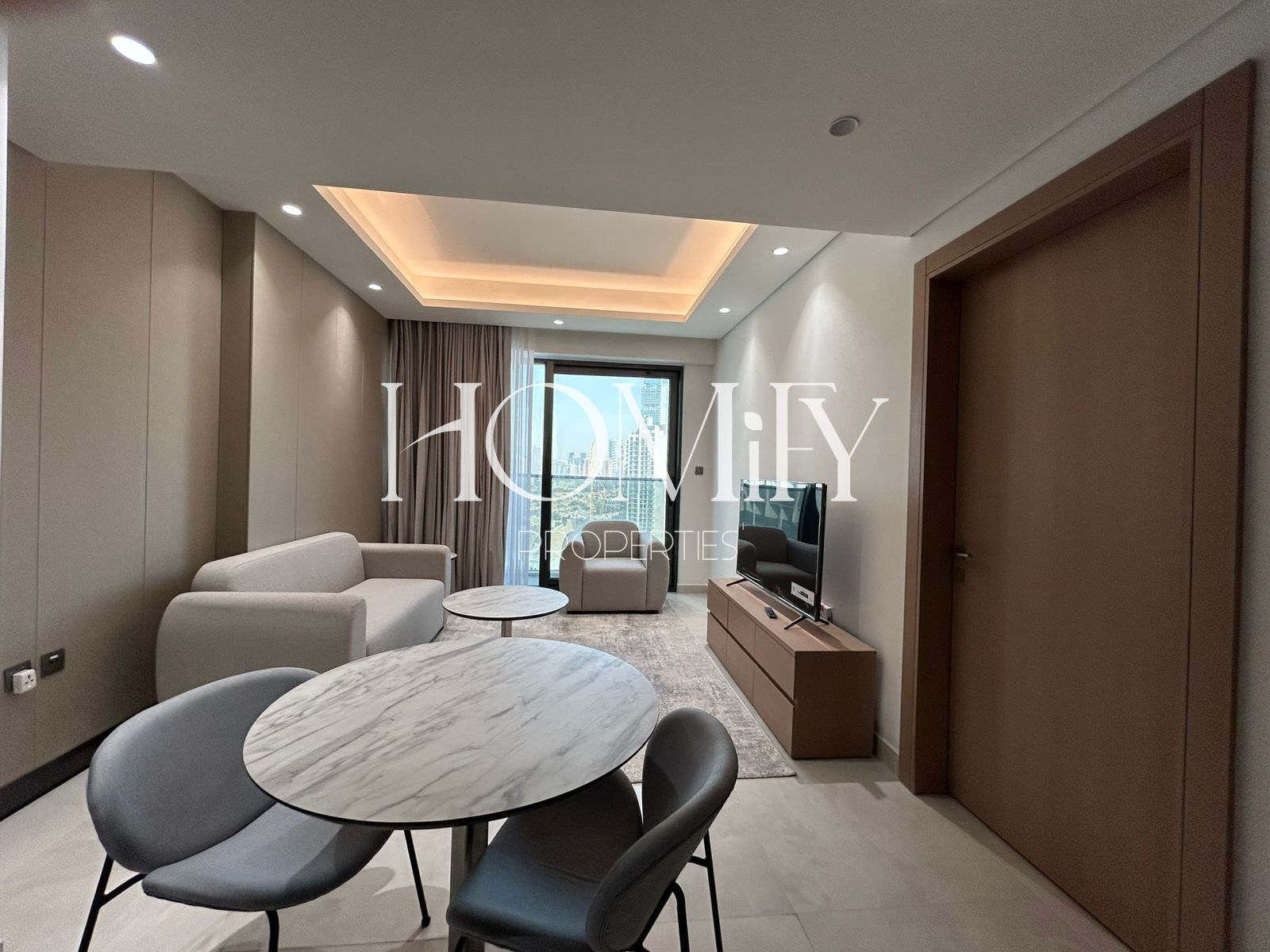 Fully Furnished | Huge Layout | Flexible Cheques