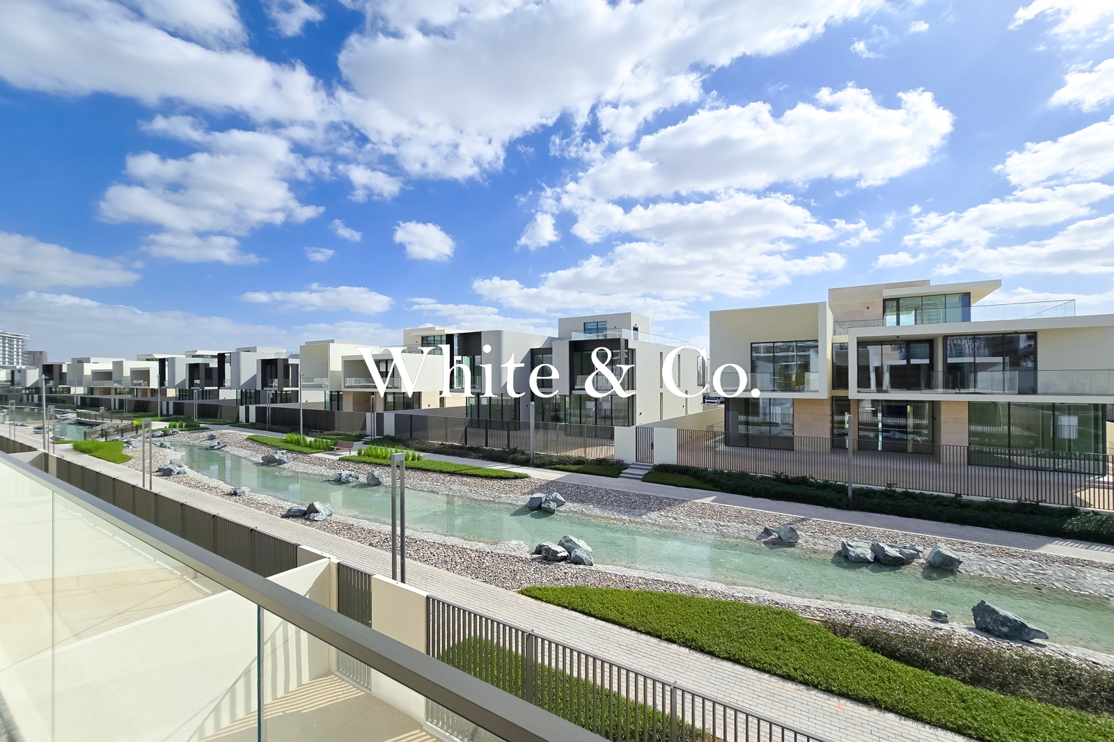 CENTRAL LOCATION | BRAND NEW | SPACIOUS