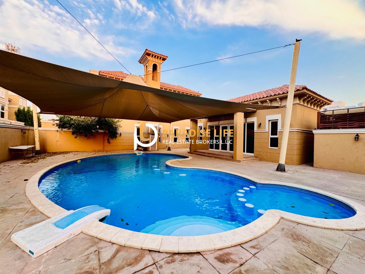 4 masters bedrooms villa plus maid