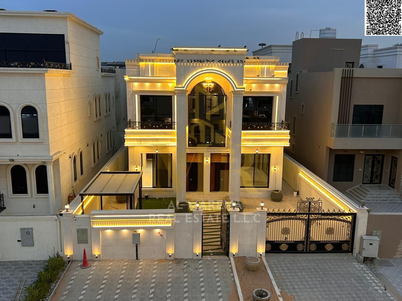 Luxury villa with a classic design for sale. Land area 5000 sq ft. Price includes electricity, water, and air conditioning. Ready for immediate occupa
