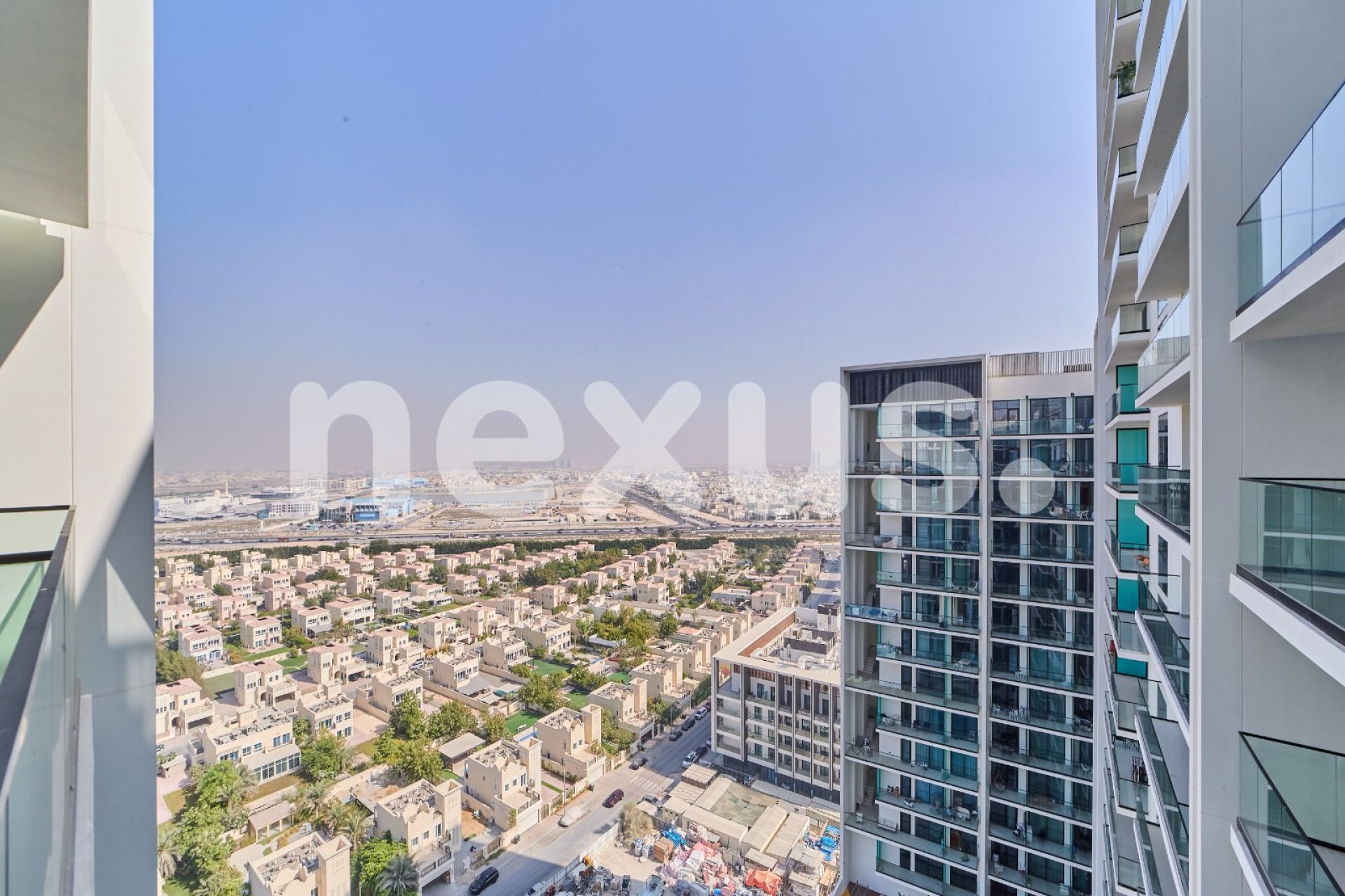 Stunning View | Ready to Move | Fitted Kitchen