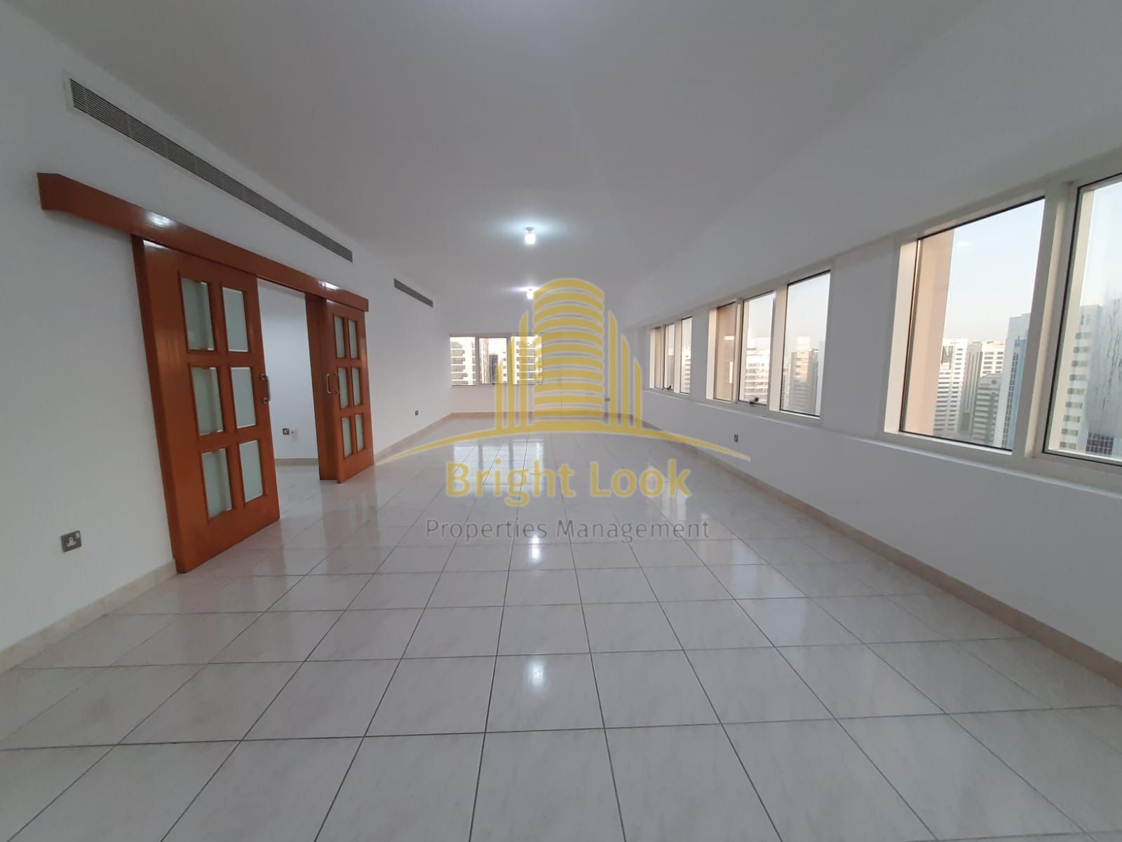 Spacious 3BHK + Maid | AED 105,000 | 4 Cheques | Hamdan Street | Central AC & Gas