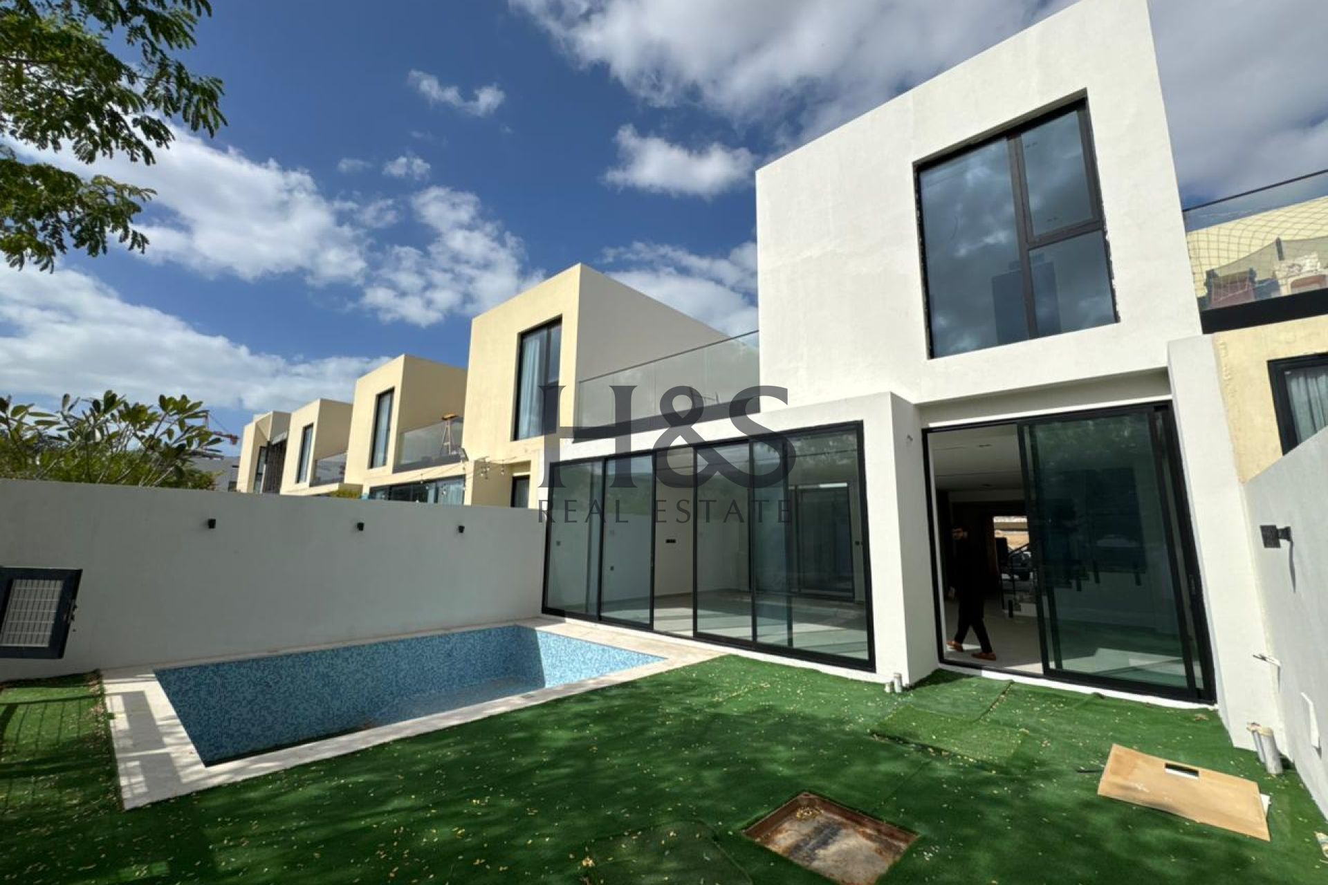 Premium 3BR Townhouse with Pool | Mid Unit
