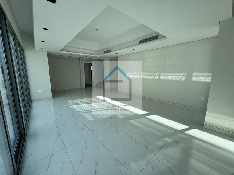 4BR+M Single Row Townhouse on a Large Plot | Corner Unit