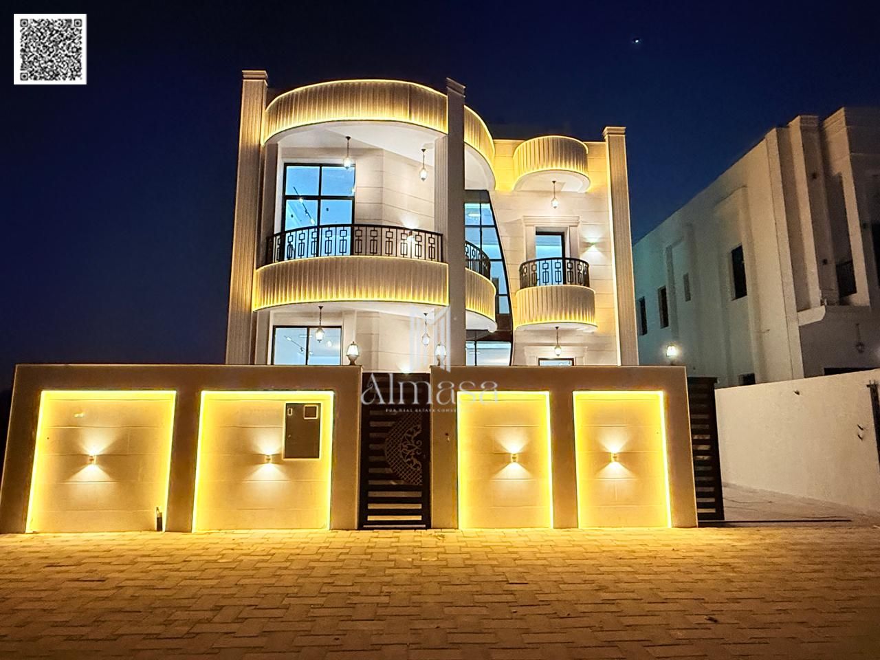 Own your dream villa, a palace-style design in a prime location opposite Azha Compound, at a price that includes registration and ownership fees. A lu