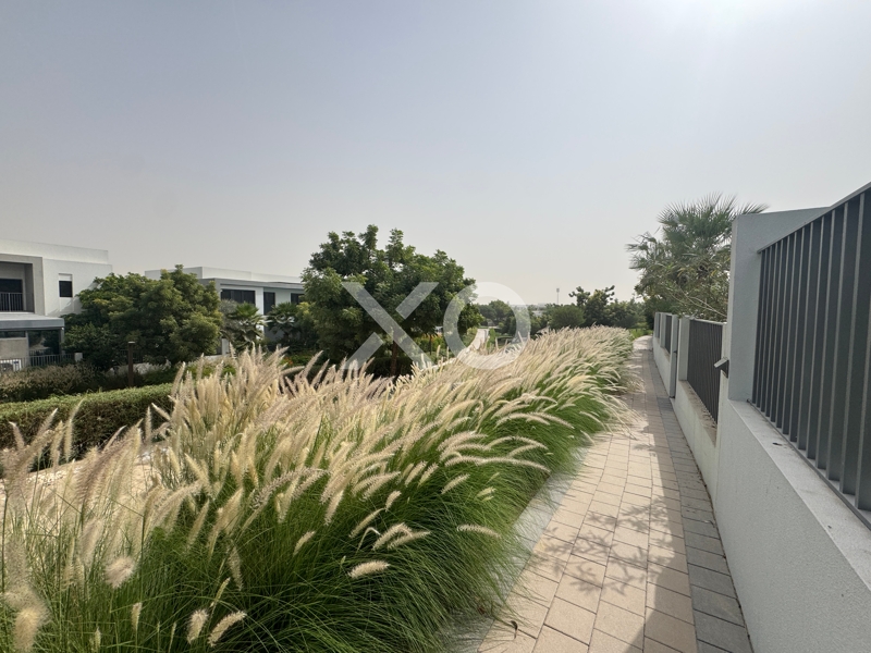 SINGLE ROW | GREENBELT | BIGGEST PLOT