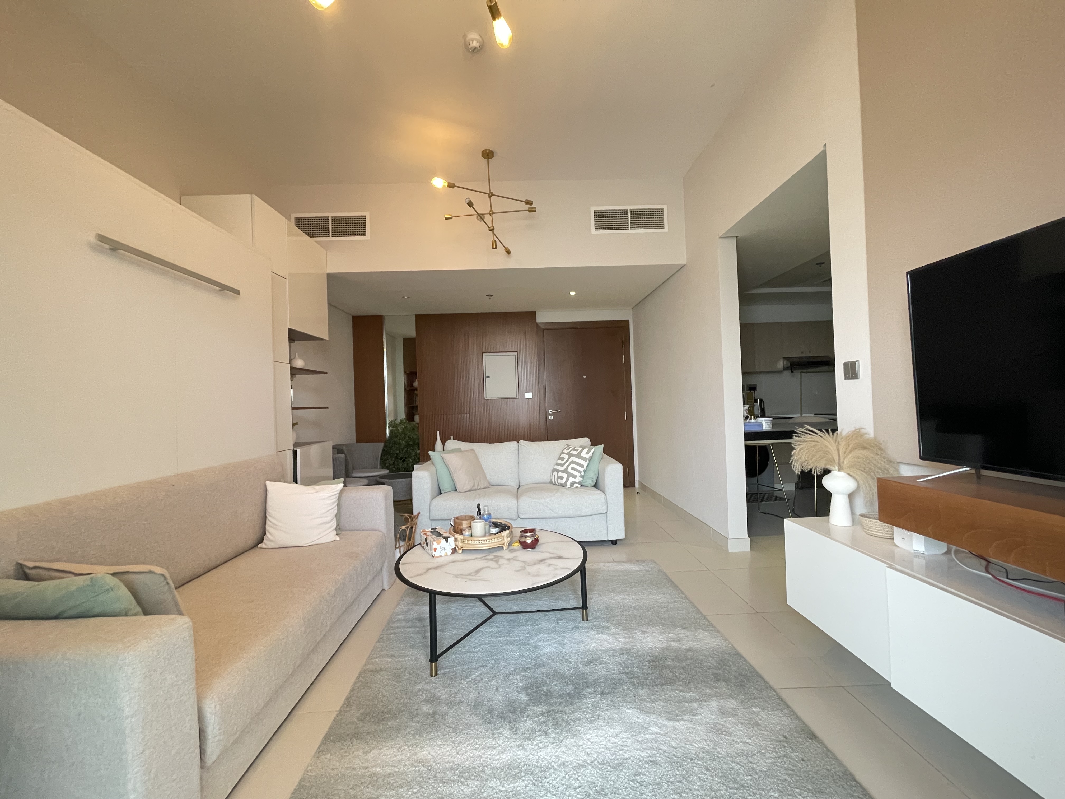 2BHK CONVERTED TO 3BHK FULLY FURNISHED 1 CHEQUE PAYMENT