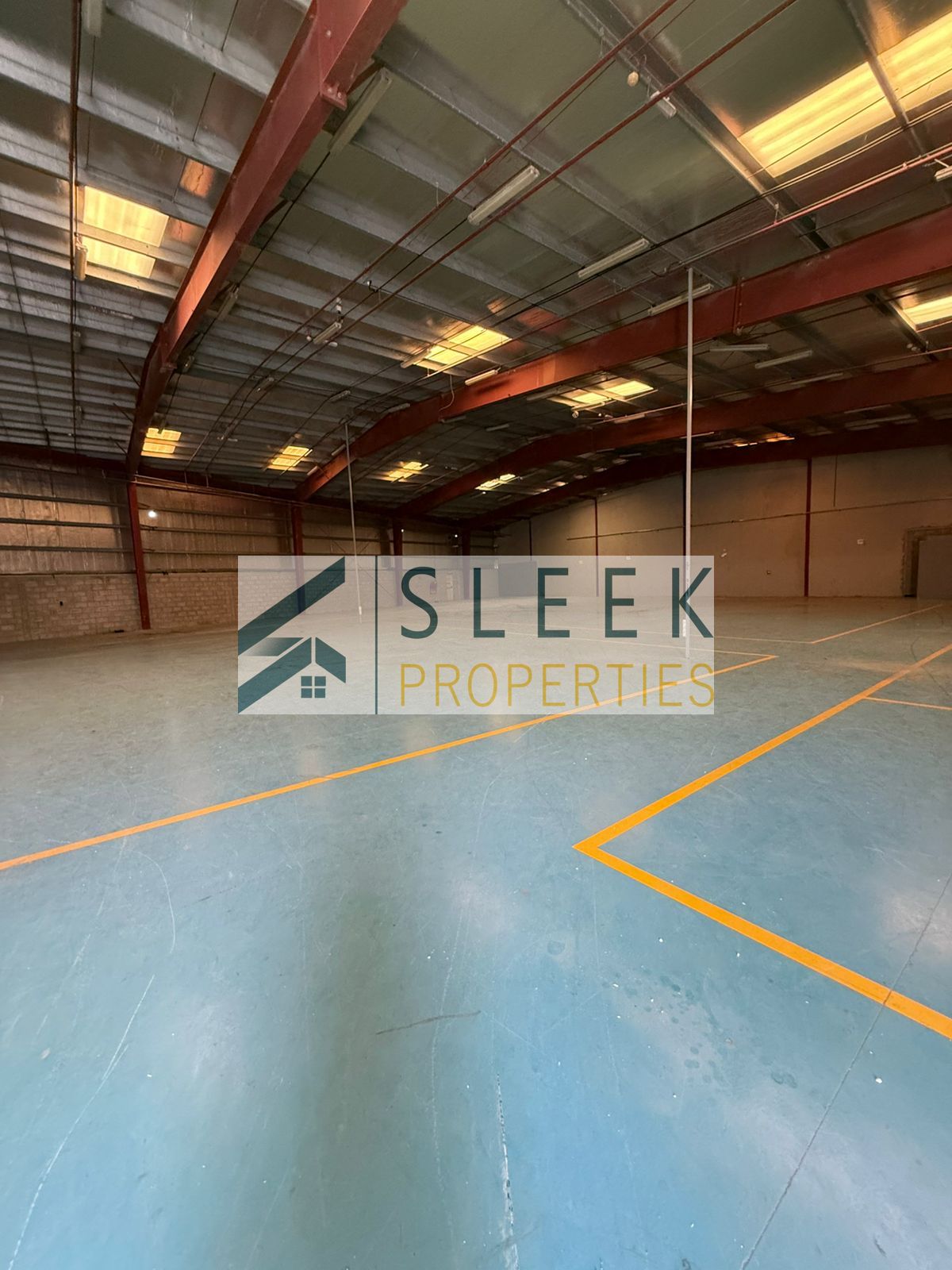Spacious Warehouse in Dubai Investment Park 2