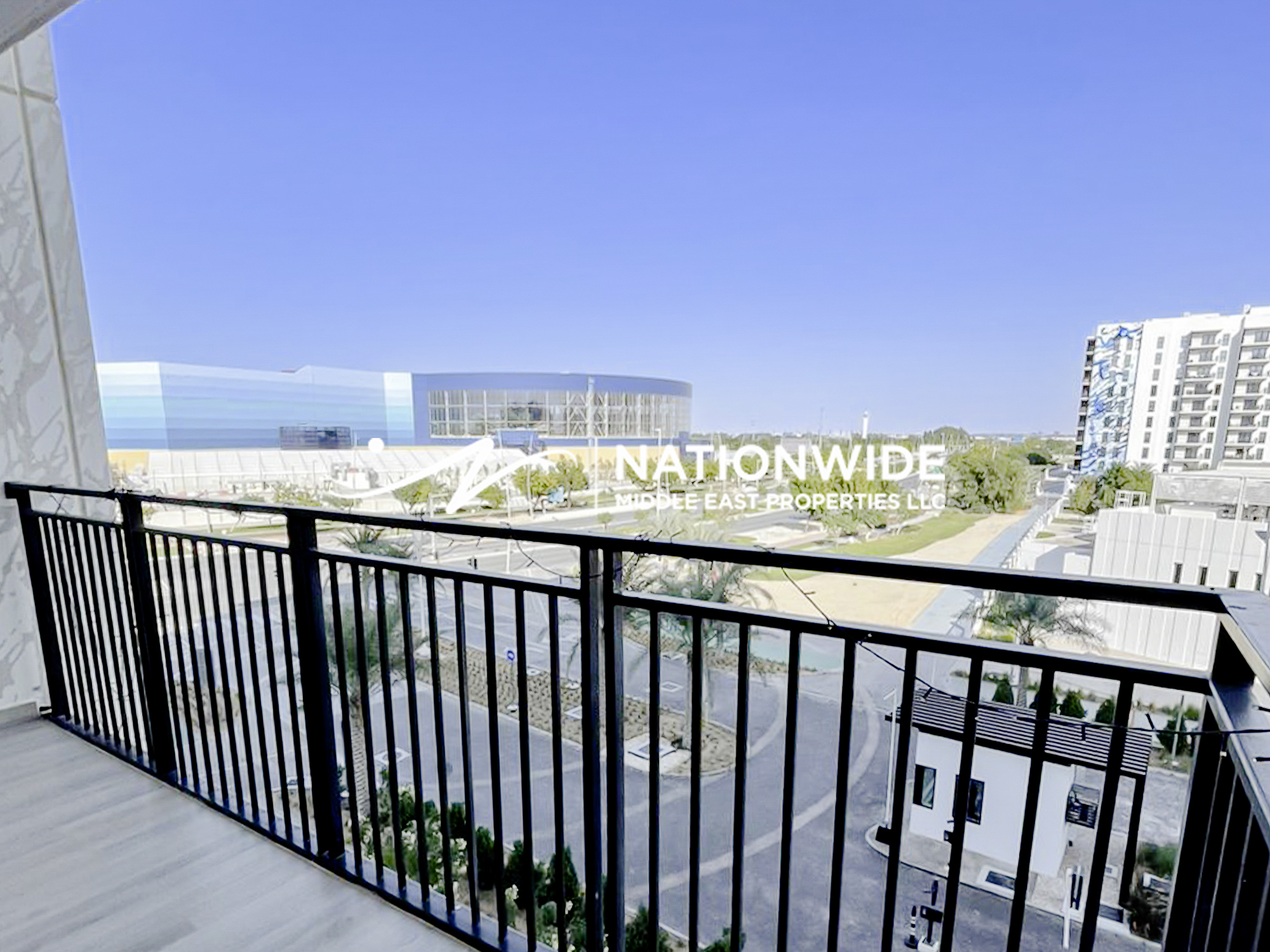 Contemporary 3BR+M | Low Floor | Sea World View