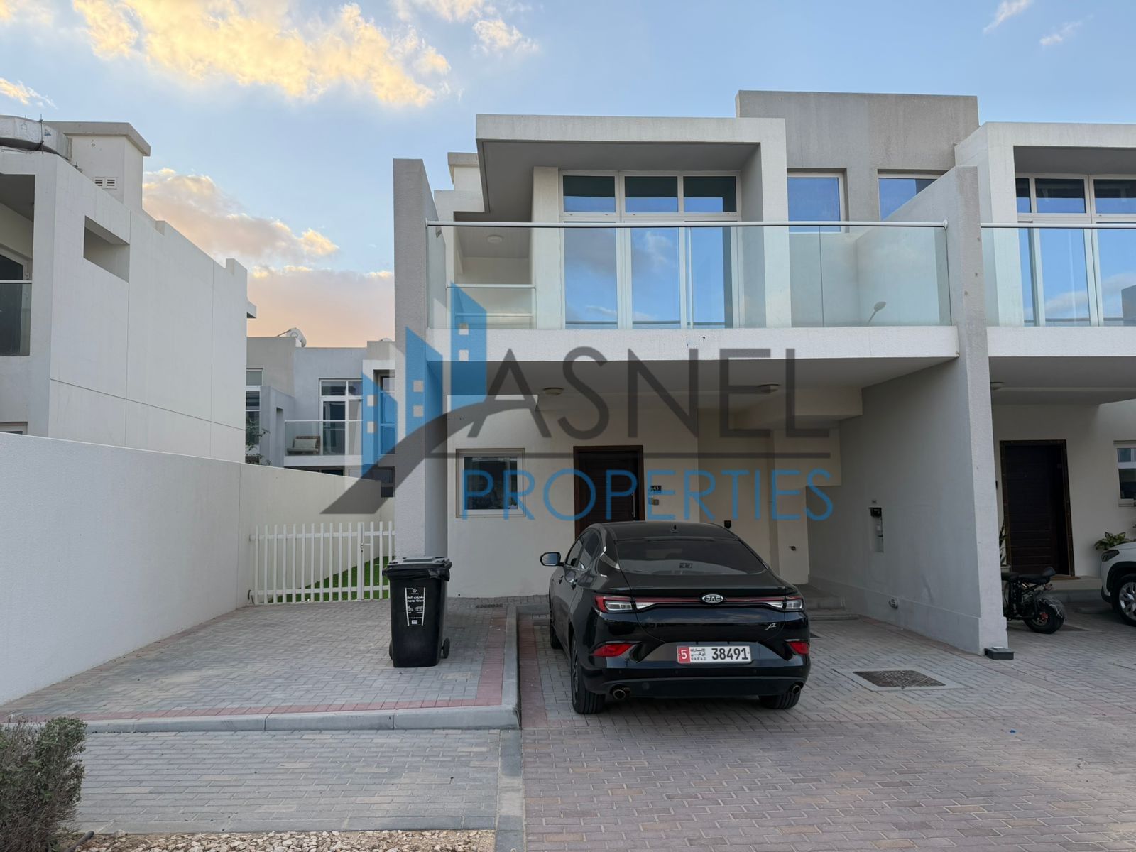 Corner Unit | 3 Beds | Good Location