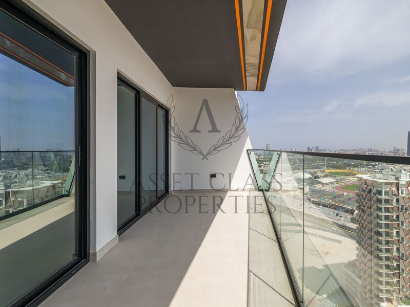 High floor | Vacant | City View |
