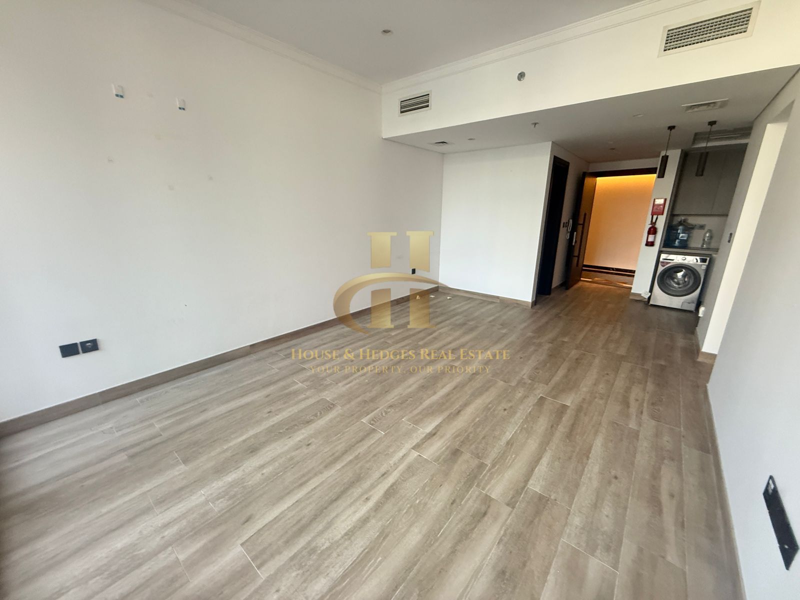 Ready to Move | Unfurnished | Community View
