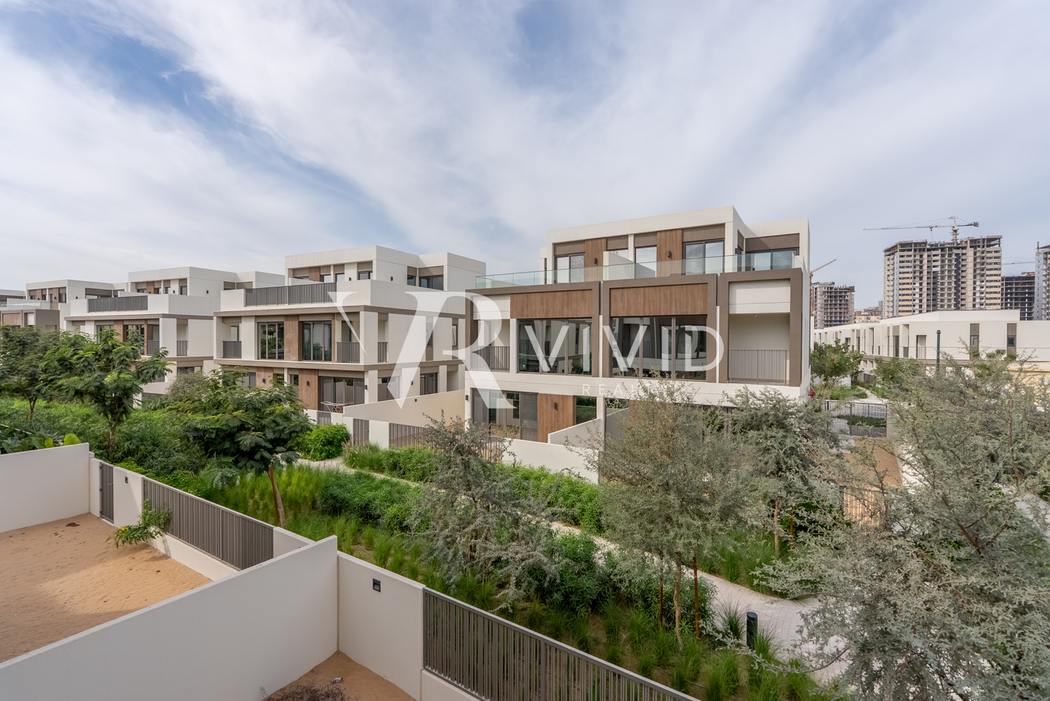 Exclusive | Closed Kitchen | U...