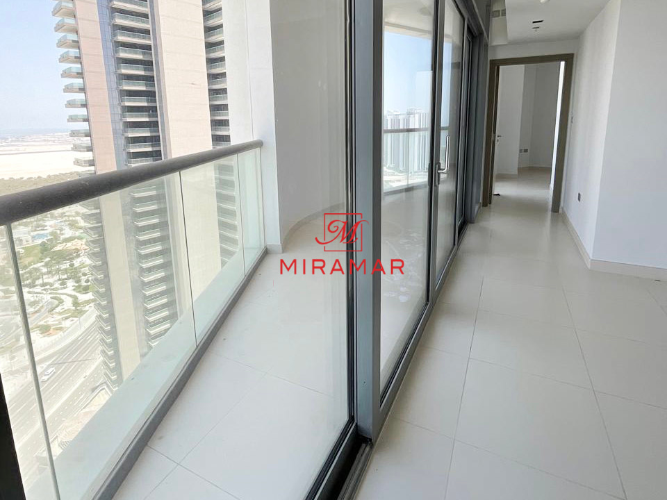 ⁂ Partial Sea View ⁂ Prime Location ⁂ Vacant ⁂