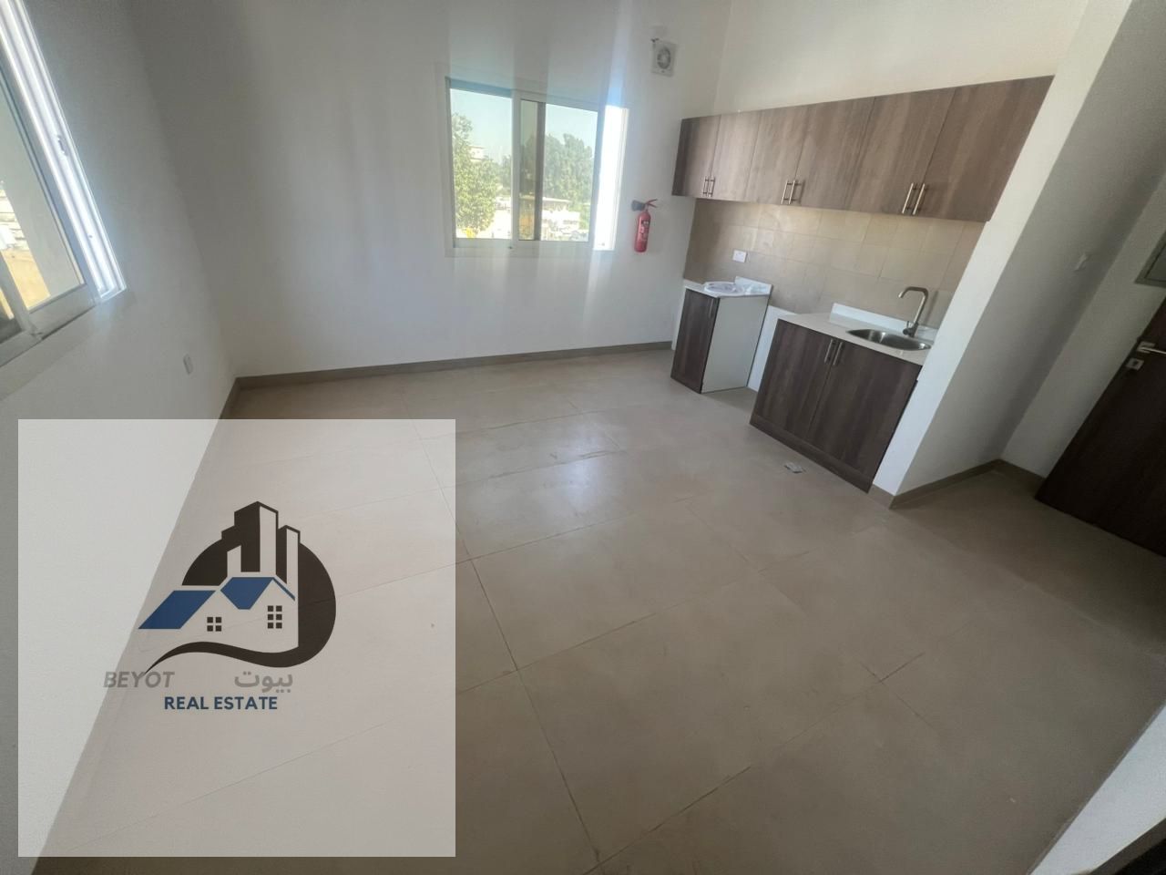 Annual Rent – Brand New Studio in Ajman Location: Al Rashidiya 3 – Prime location near Services Street Property Details: Spacious and bright st