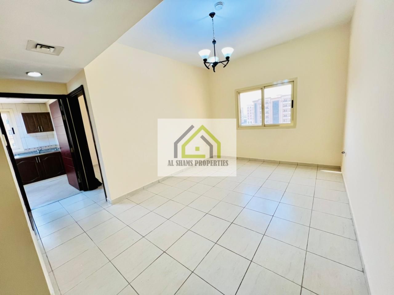 12 Cheqs Payments ~ 2 Bath ~ Closed to Park